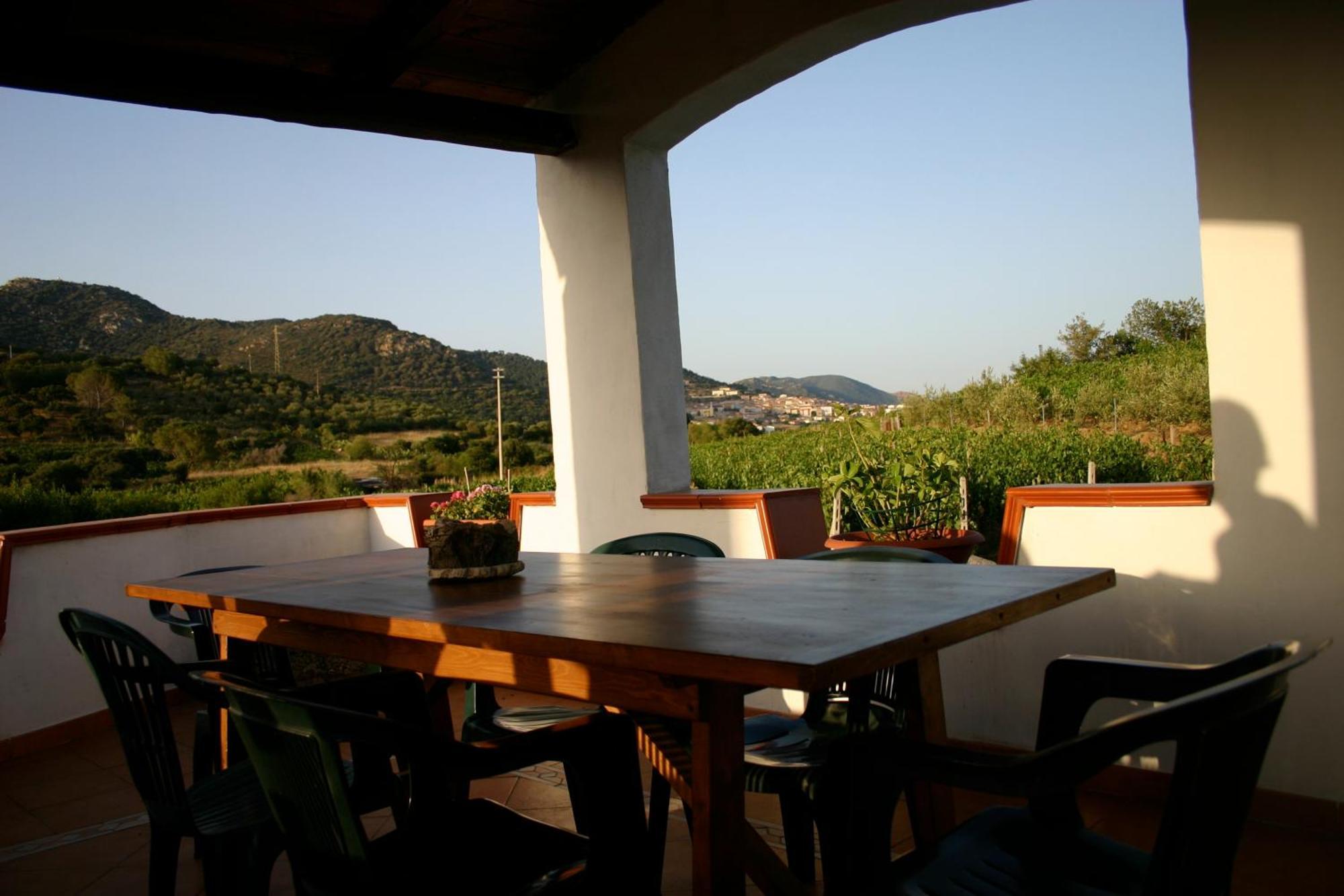 Agriturismo B&B Domo De Resteblas Berchidda Kültér fotó