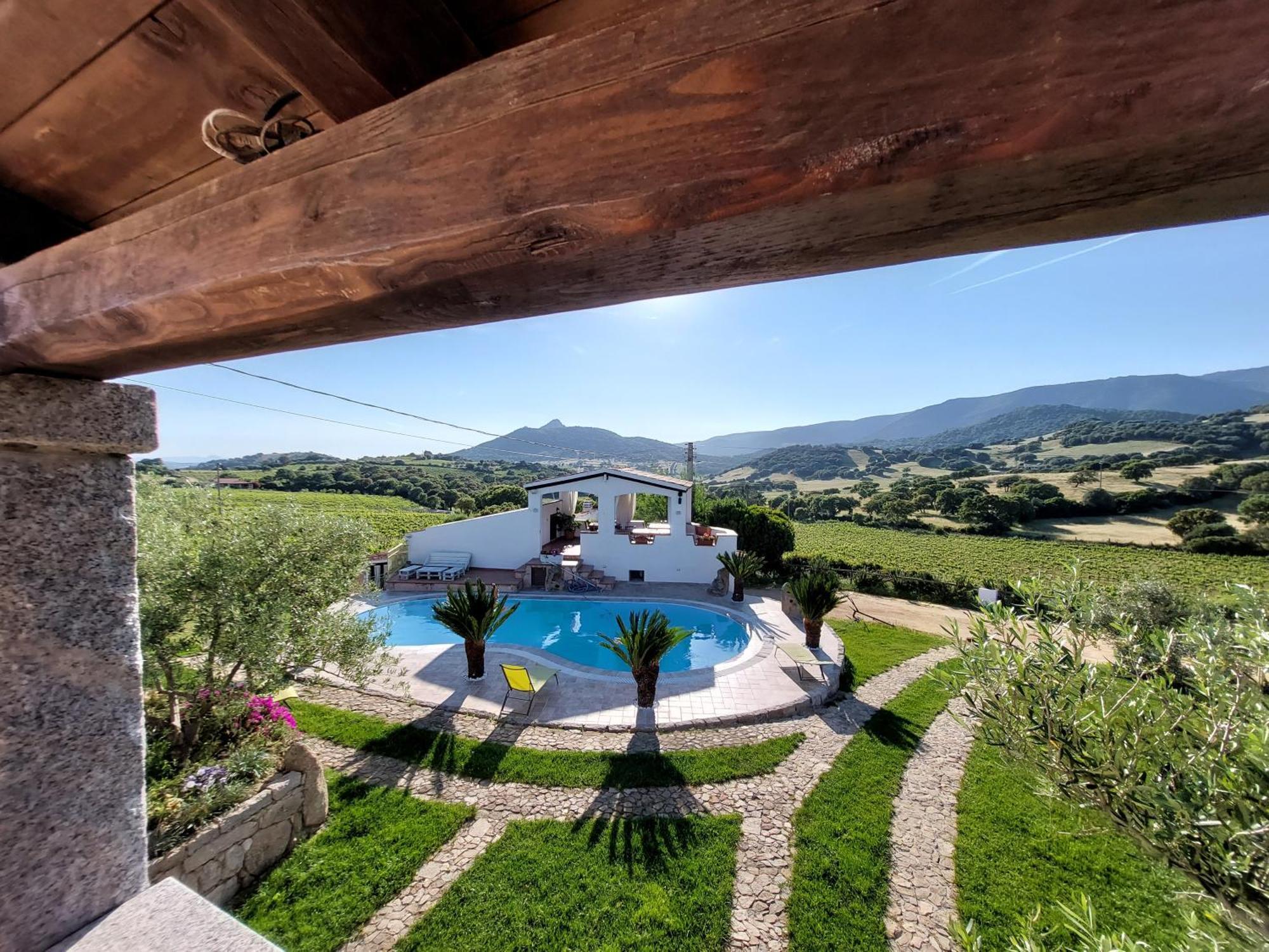 Agriturismo B&B Domo De Resteblas Berchidda Kültér fotó