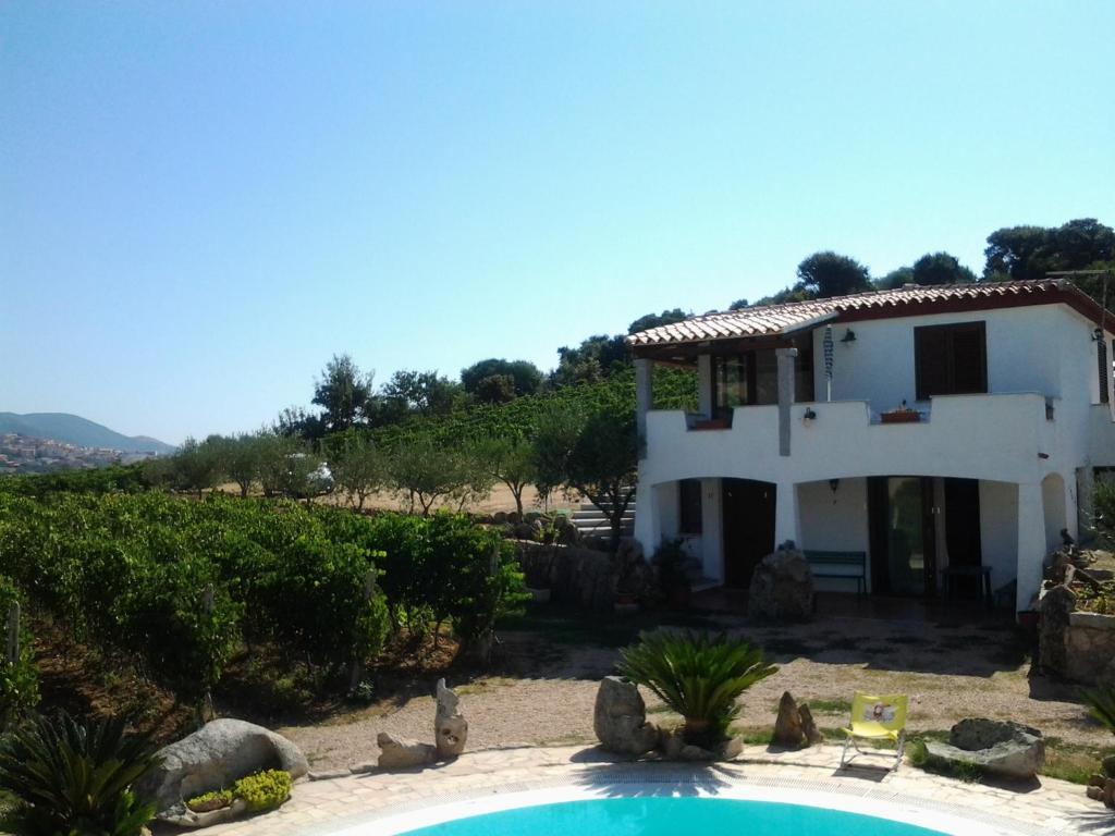 Agriturismo B&B Domo De Resteblas Berchidda Kültér fotó
