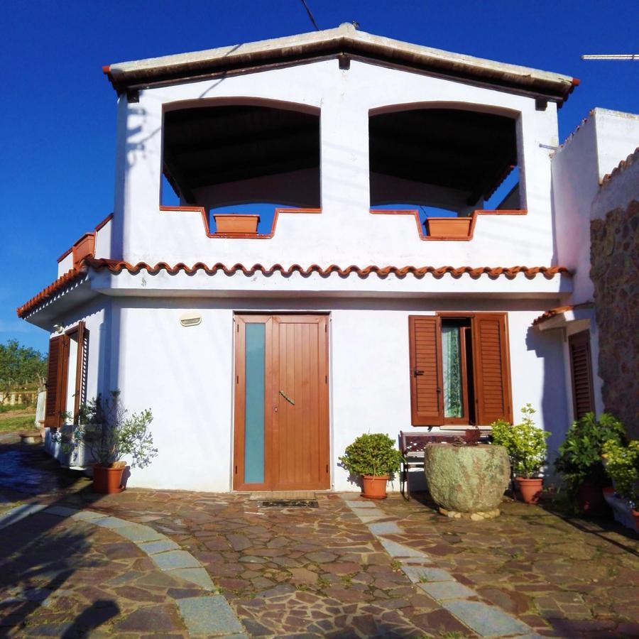 Agriturismo B&B Domo De Resteblas Berchidda Kültér fotó